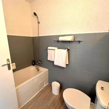 Sea View Apt, 3 Beds, Ac, Ideal For Congresses 아파트