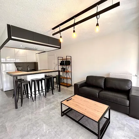 Sea View Apt, 3 Beds, Ac, Ideal For Congresses